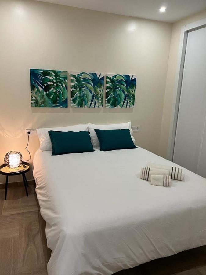 Ap Hotel Navas Alicante Bagian luar foto