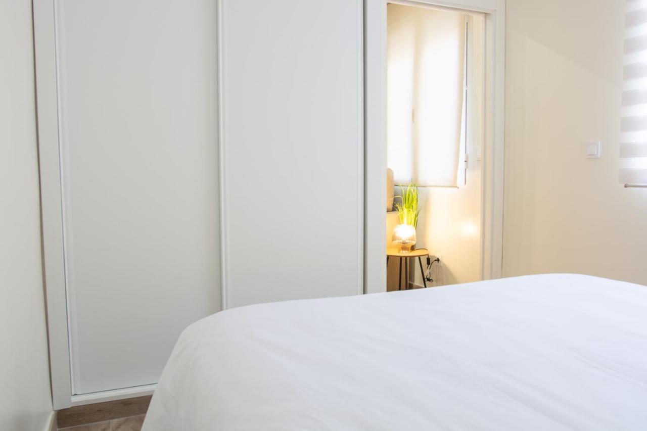 Ap Hotel Navas Alicante Bagian luar foto