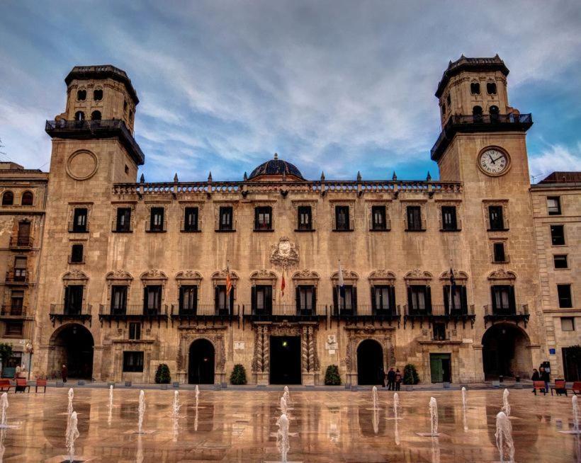 Ap Hotel Navas Alicante Bagian luar foto