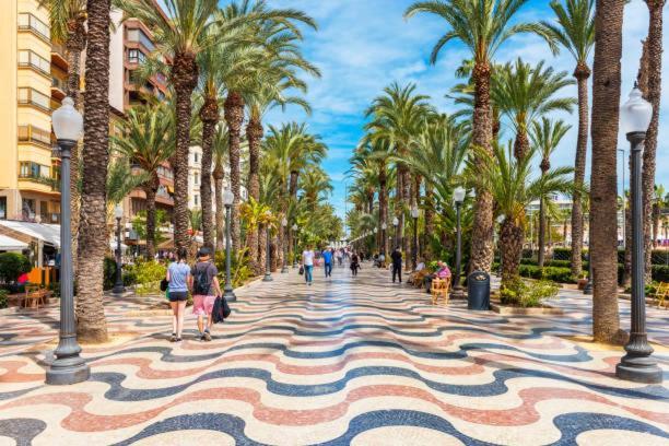 Ap Hotel Navas Alicante Bagian luar foto