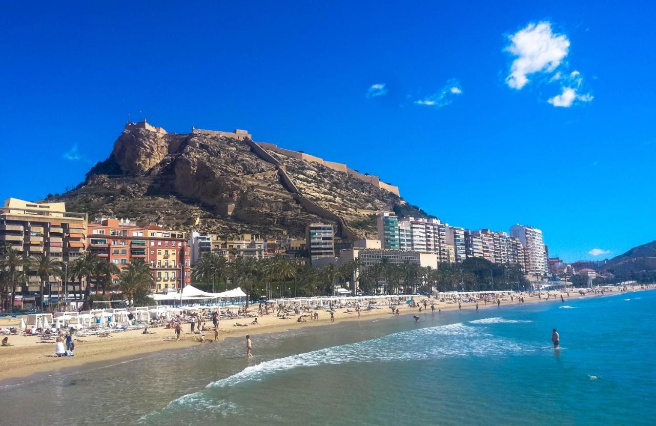 Ap Hotel Navas Alicante Bagian luar foto